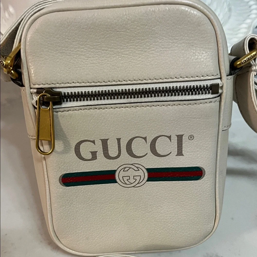 Gucci Cream Leather Crossbody with Signature Web Stripe - Picture 2 of 13